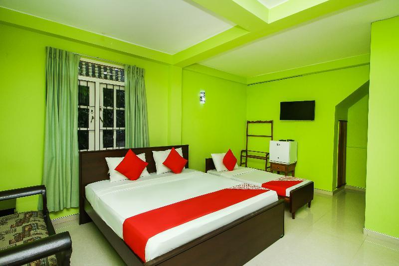 Oyo 347 Hotel Empryean Katunayaka Екстериор снимка