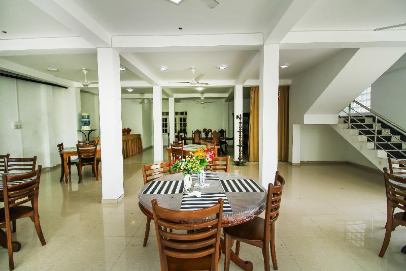 Oyo 347 Hotel Empryean Katunayaka Екстериор снимка